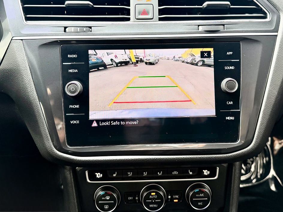 2021 Volkswagen Tiguan SE - Photo 24