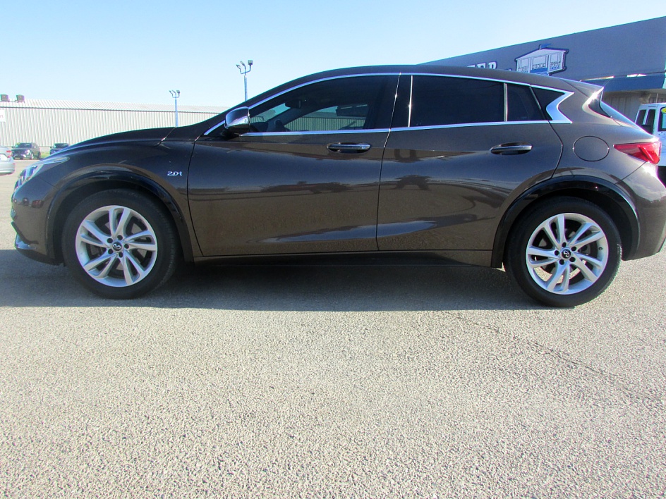 2018 INFINITI QX30 Base