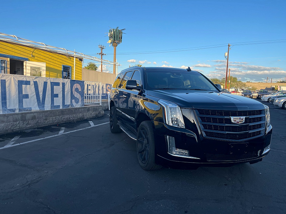 2016 Cadillac Escalade Luxury's photo