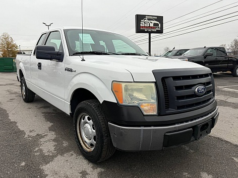 2010 Ford F-150 XL's photo