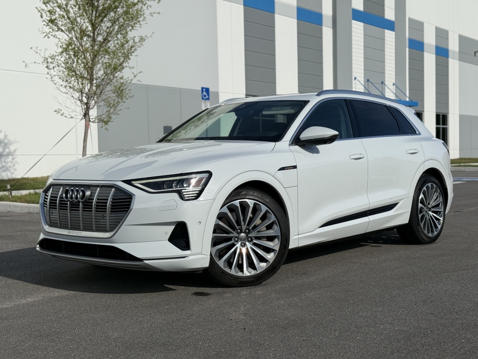 2019 Audi e-tron Prestige