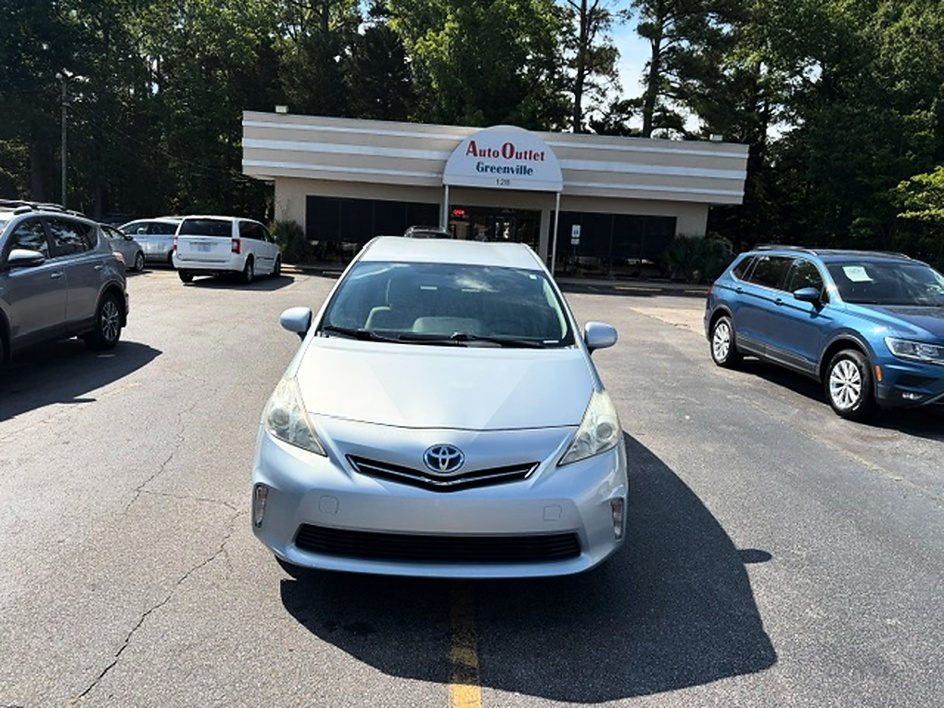 2014 Toyota Prius v Five - Photo 8