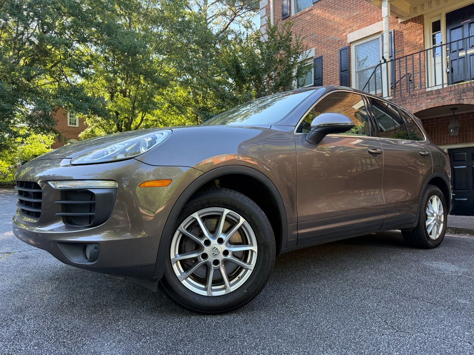 2016 Porsche Cayenne's photo