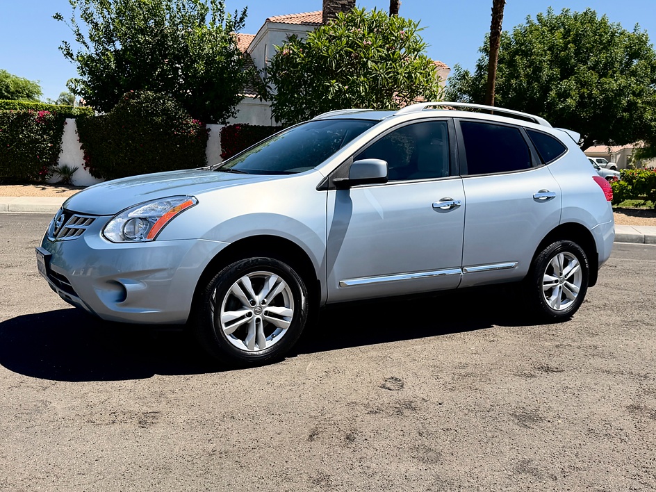 2012 Nissan Rogue SV FWD's photo