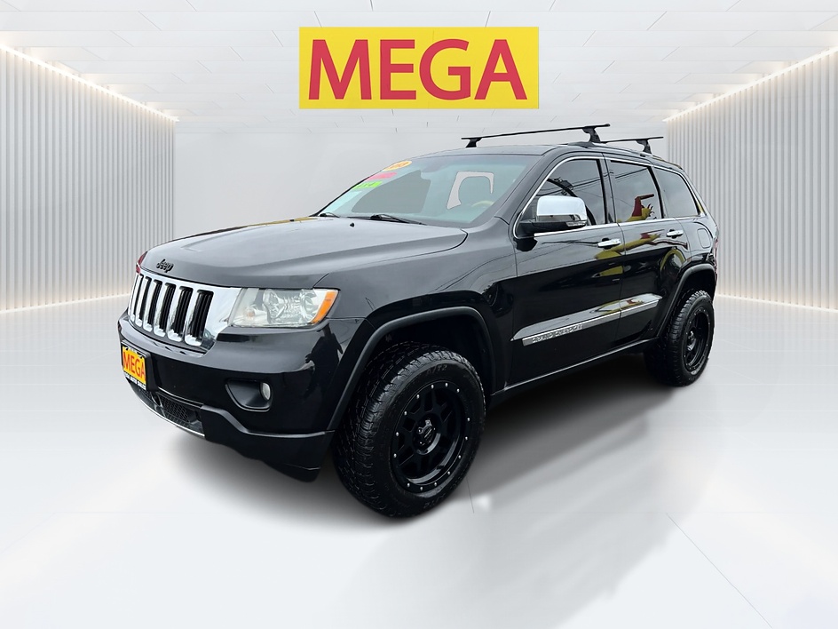 2013 Jeep Grand Cherokee Overland 4WD's photo
