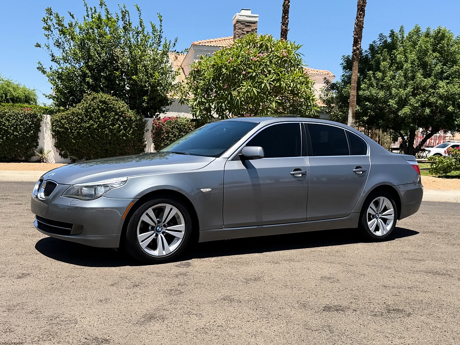 2009 BMW 5 Series 528i's photo