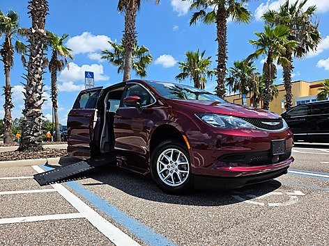 2022 Chrysler Voyager LX