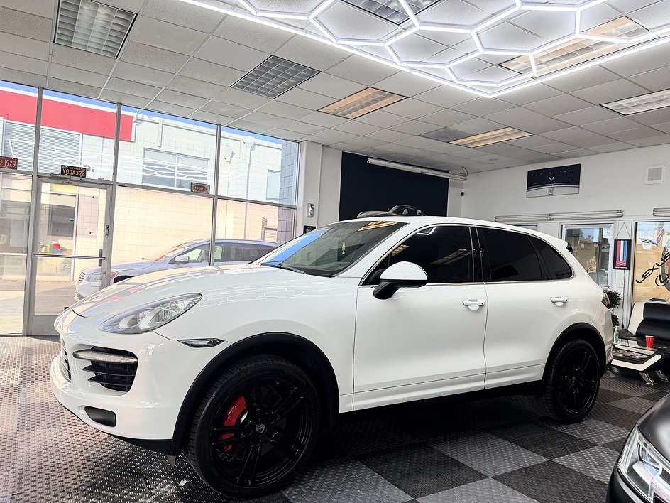 2012 Porsche Cayenne Turbo's photo