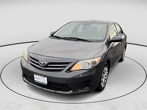 2013 Toyota Corolla LE's photo
