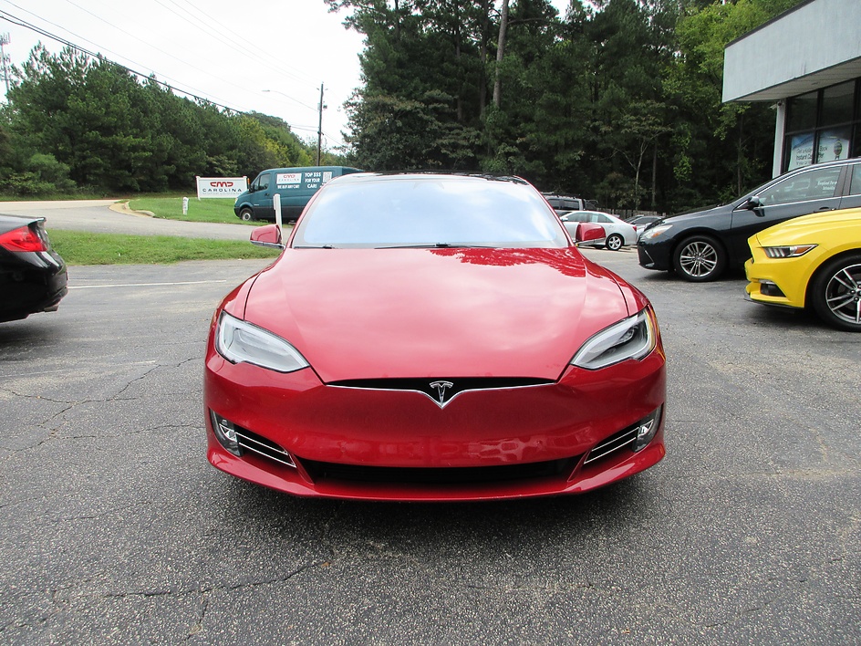 Tesla Model S photo 2