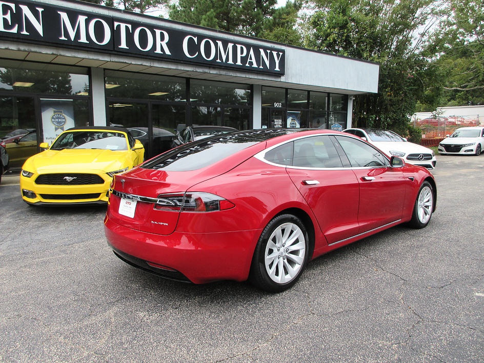 Tesla Model S photo 5