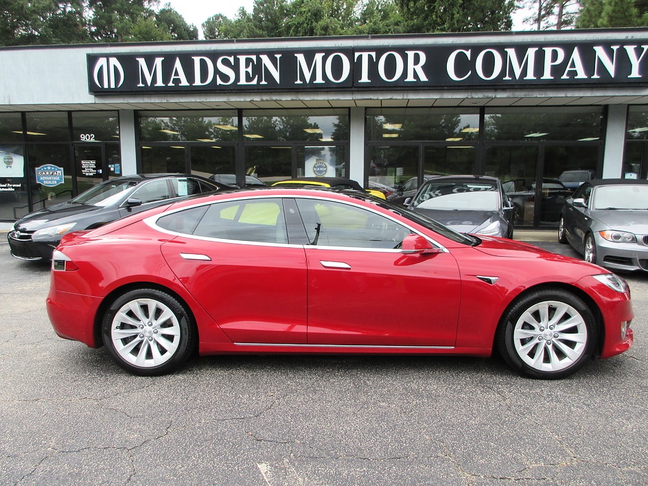 Tesla Model S photo 4