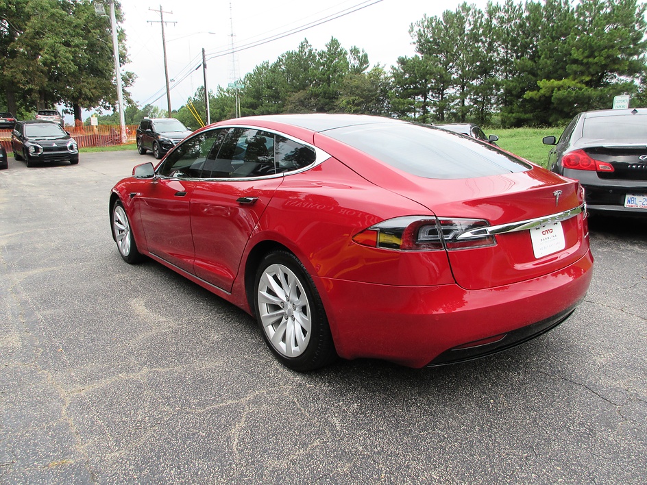 Tesla Model S photo 7