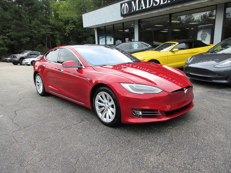 Tesla Model S photo 3