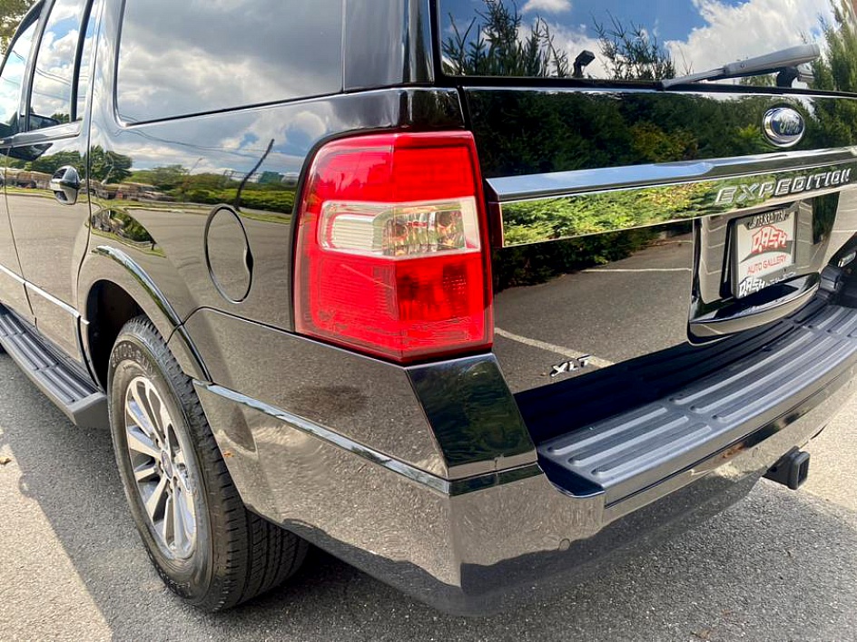 2017 Ford Expedition XLT - Photo 10
