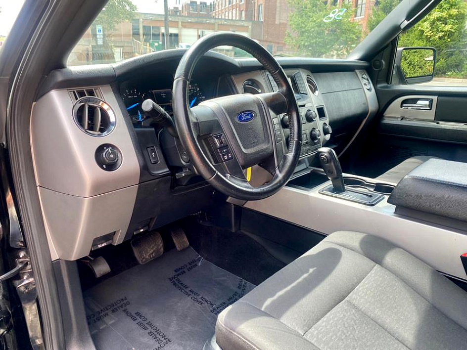 2017 Ford Expedition XLT - Photo 12