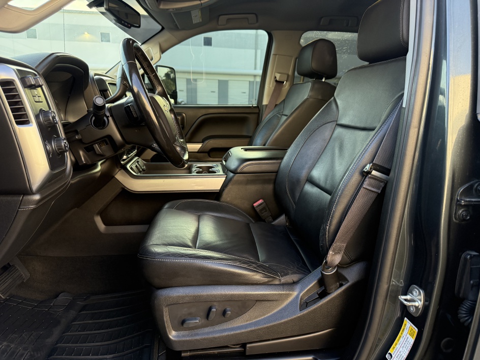 2017 Chevrolet Silverado 2500HD LTZ - Photo 6