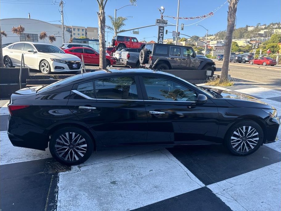 2025 Nissan Altima SV - Photo 6