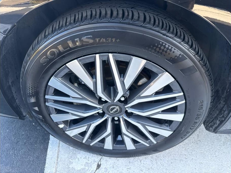2025 Nissan Altima SV - Photo 16
