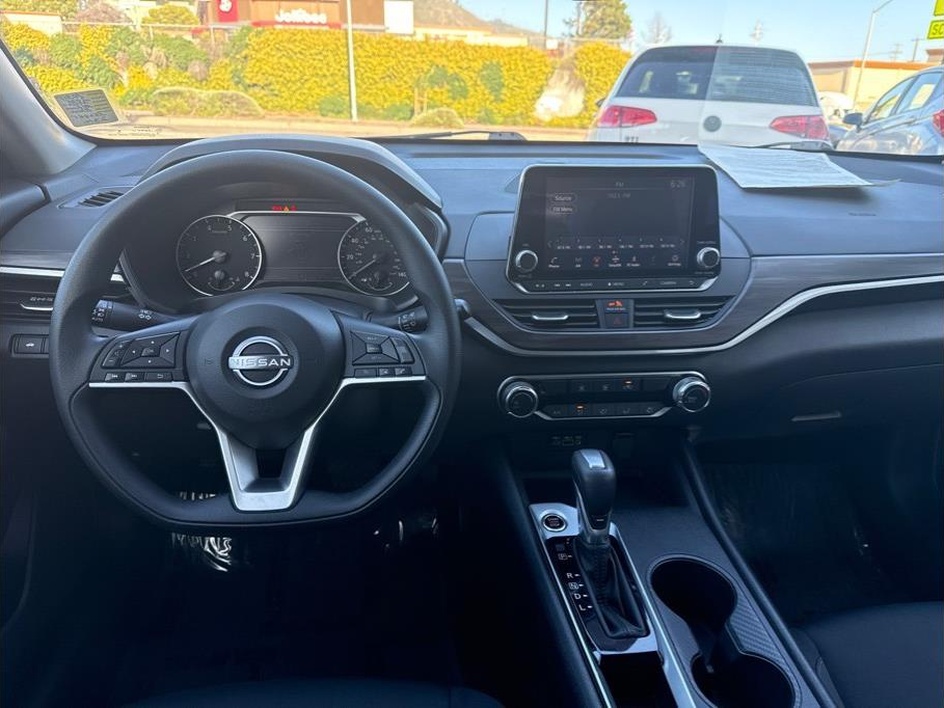 2025 Nissan Altima SV - Photo 15