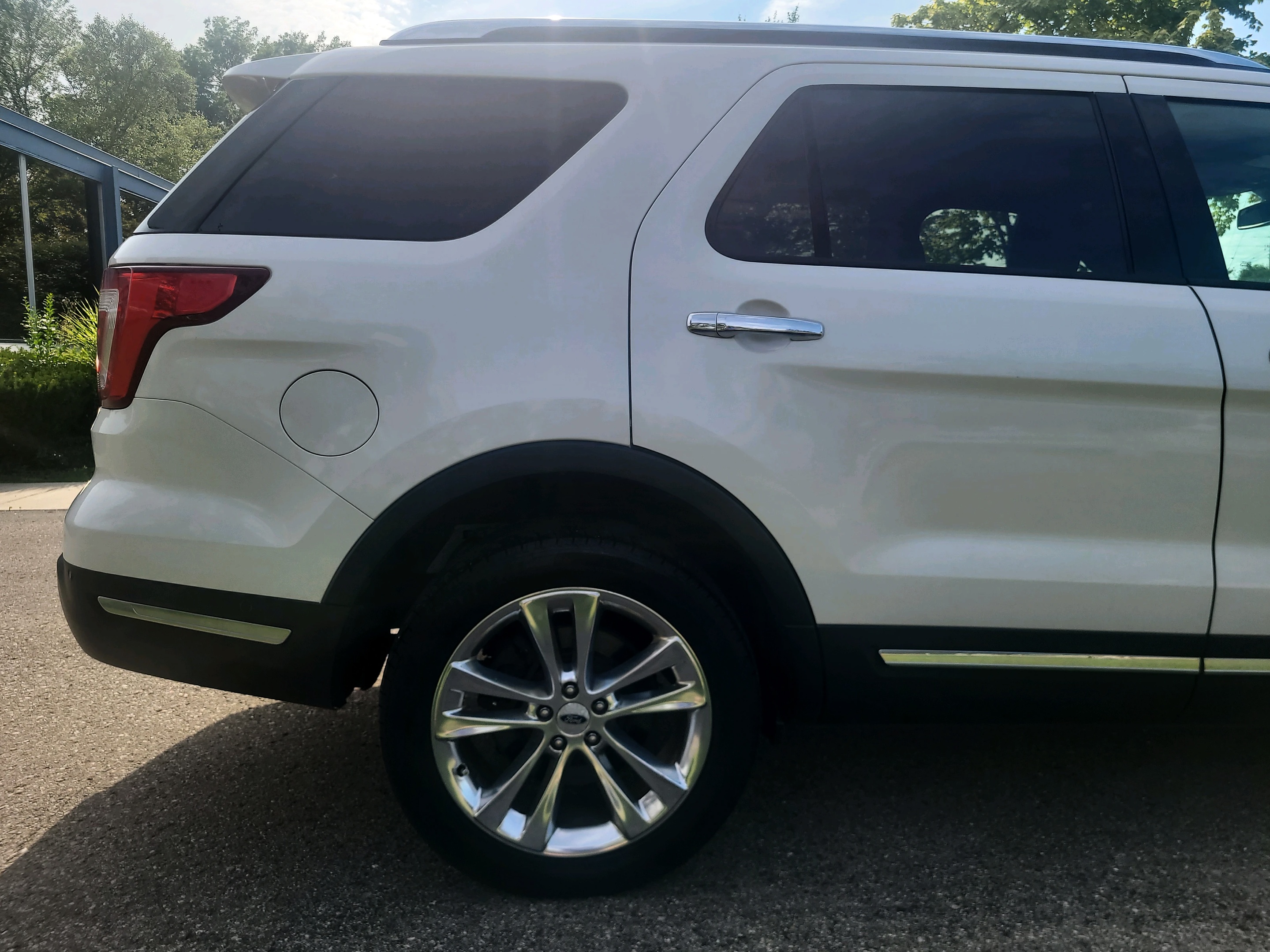 2019 Ford Explorer Limited - Photo 18