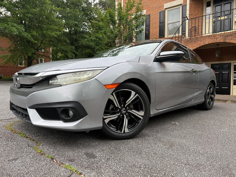 2016 Honda Civic Touring CVT's photo