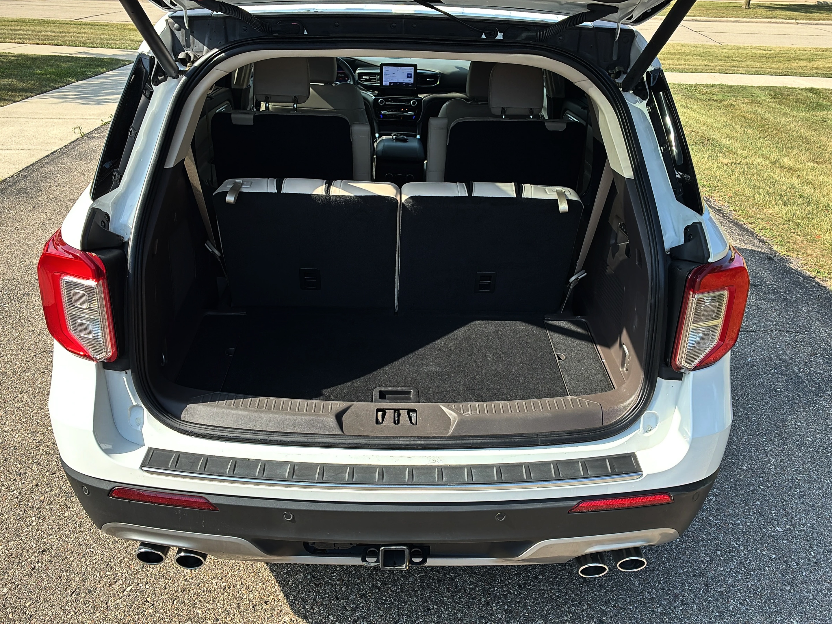 2024 Ford Explorer Platinum - Photo 12