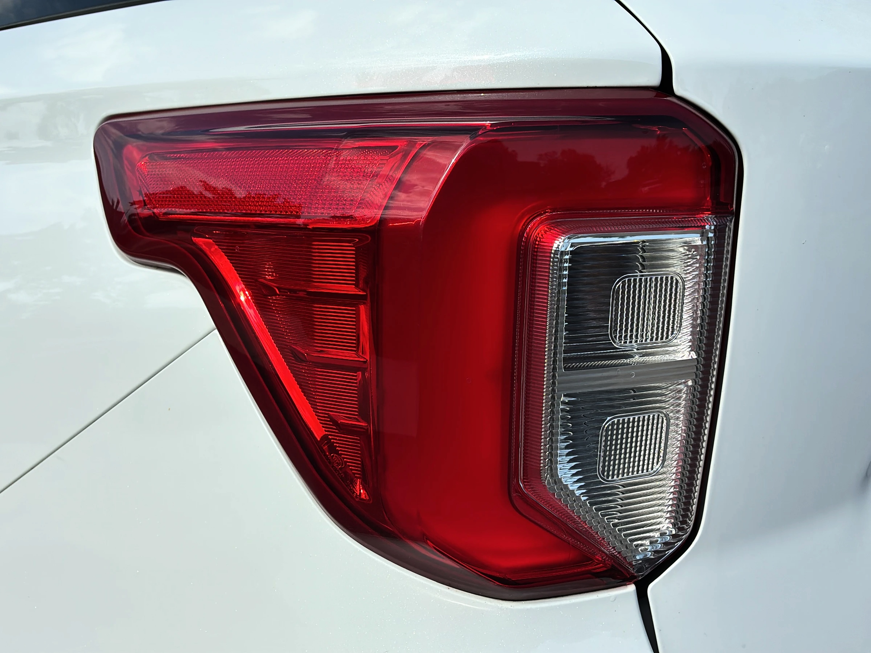 2024 Ford Explorer Platinum - Photo 14