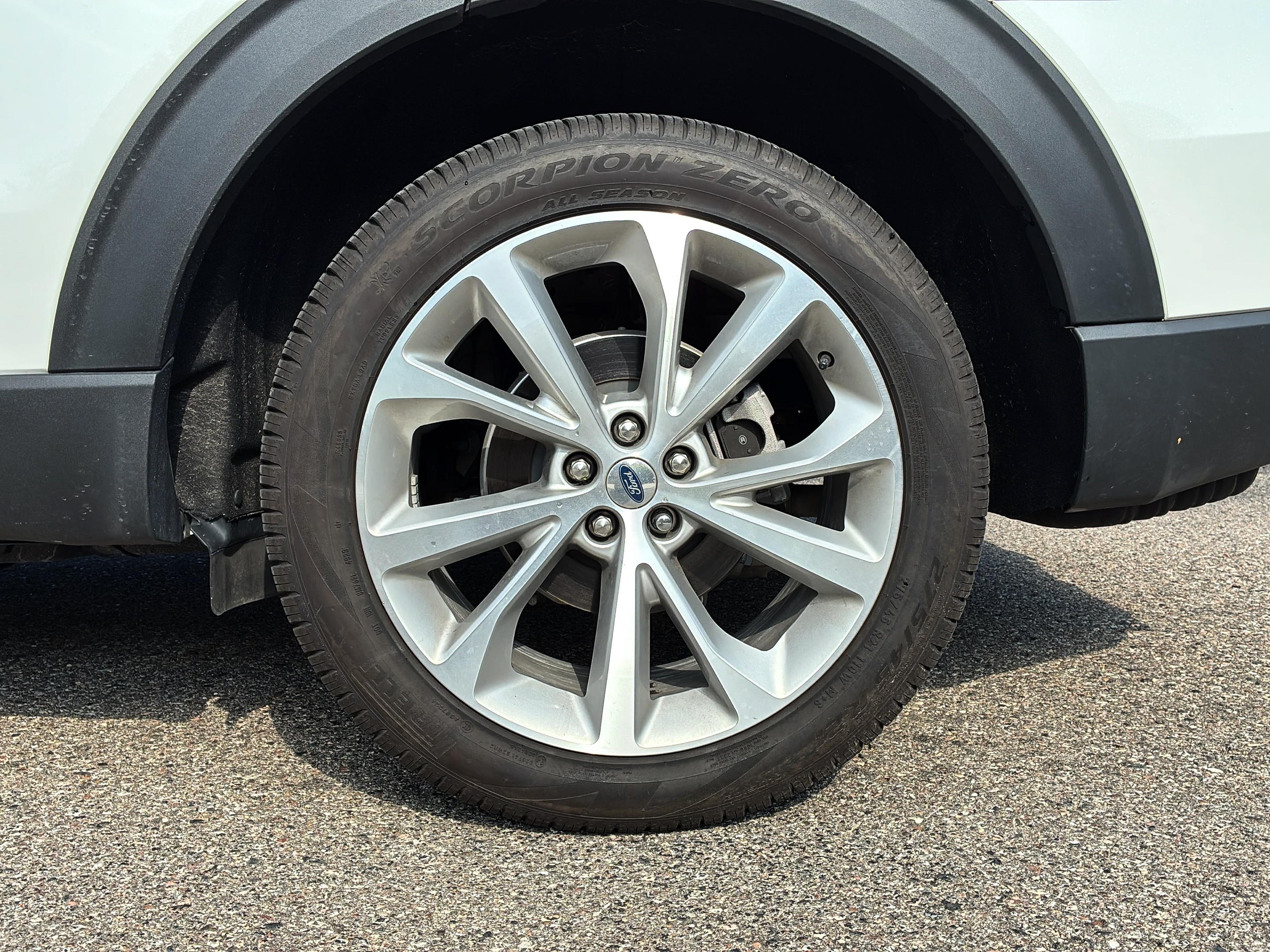 2024 Ford Explorer Platinum - Photo 17