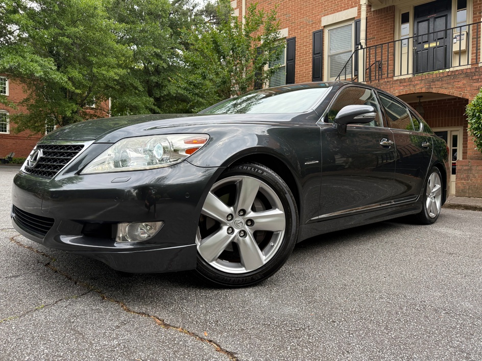 2011 Lexus LS 500's photo
