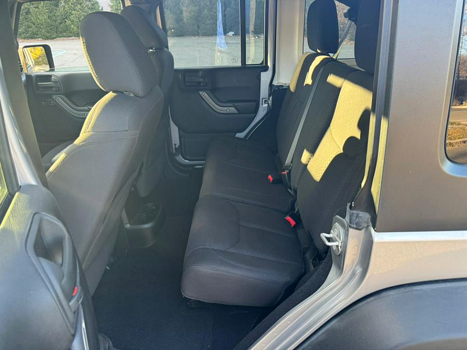 2016 Jeep Wrangler Unlimited Sport S - Photo 11