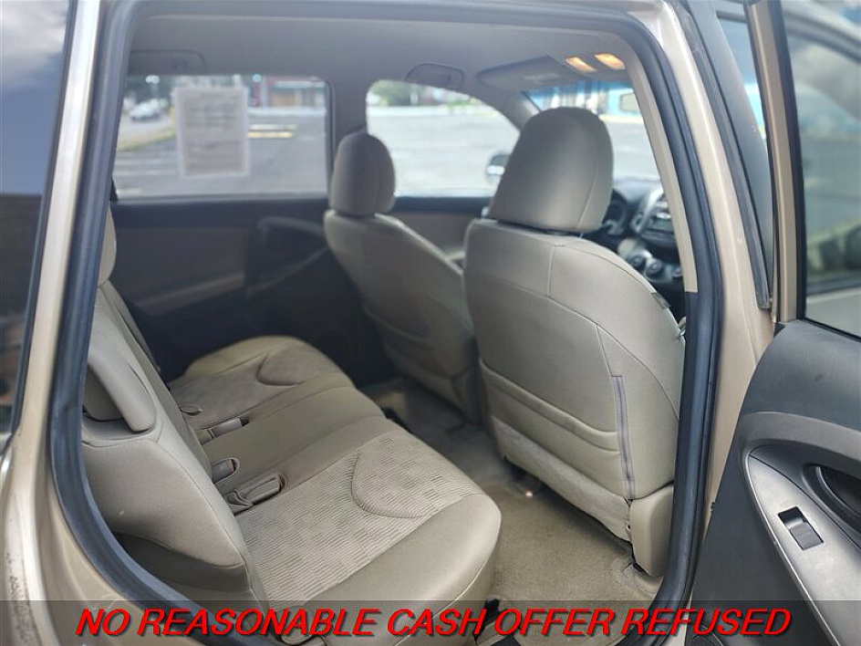 2012 Toyota RAV4 Base - Photo 9