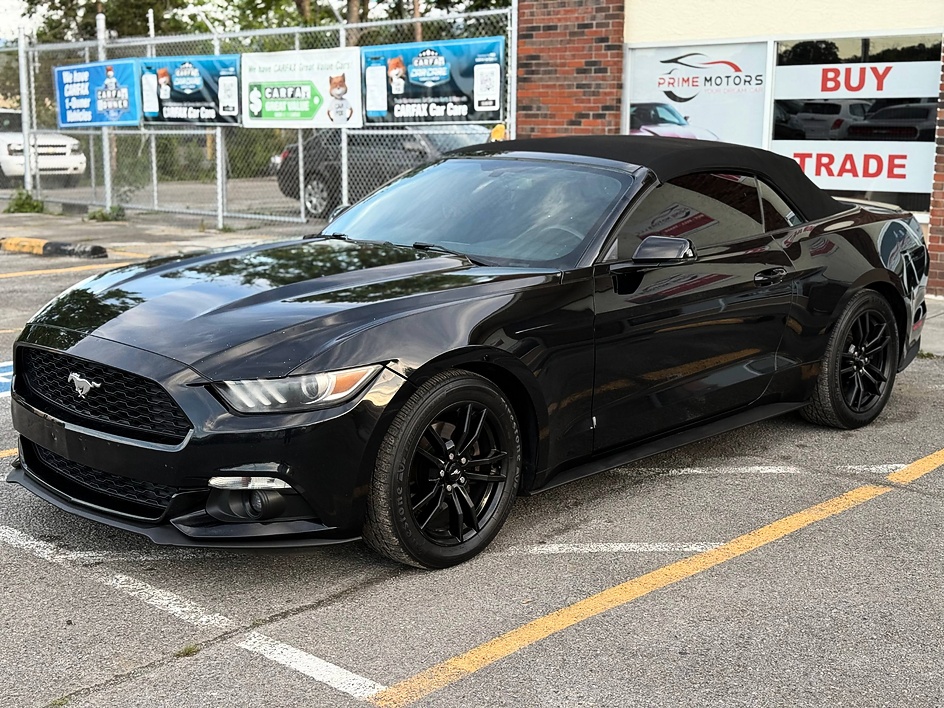 2017 Ford Mustang EcoBoost Convertible Premium's photo