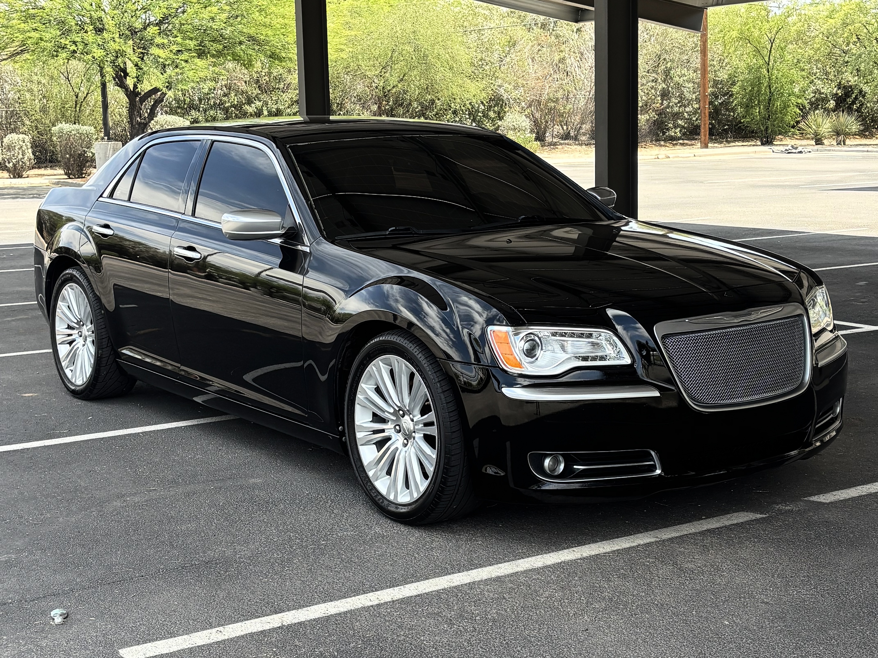 2013 Chrysler 300 C Varvatos Collection's photo
