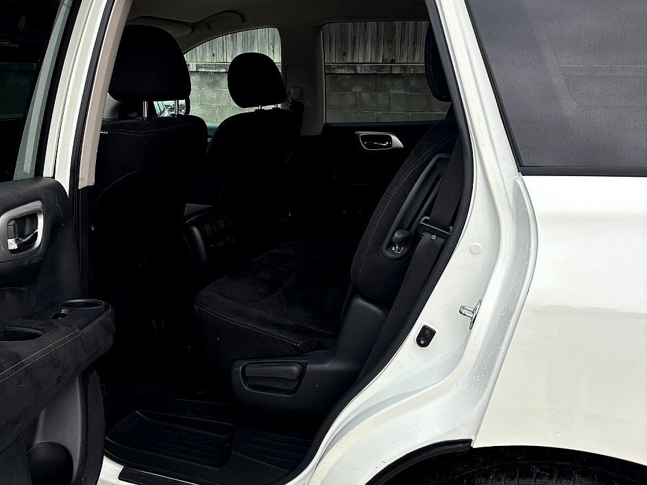 2016 Nissan Pathfinder SV - Photo 10