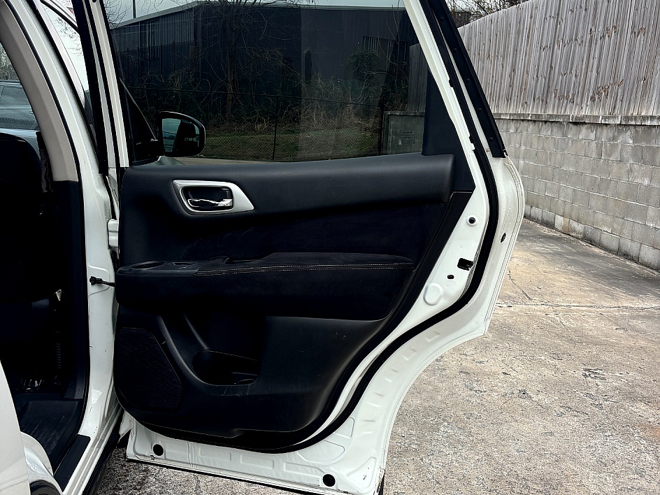 2016 Nissan Pathfinder SV - Photo 14