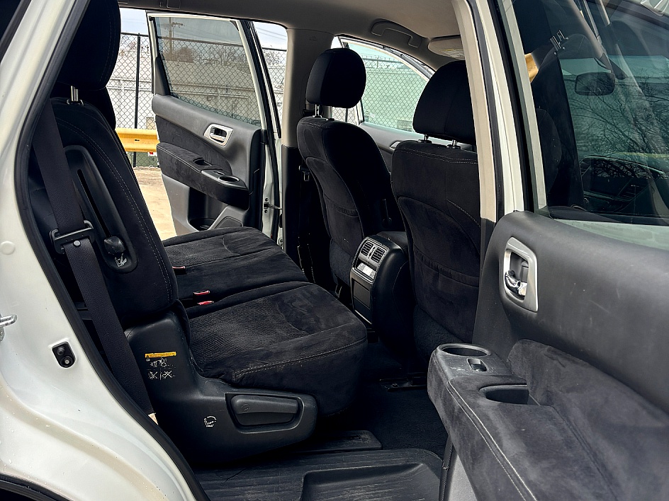 2016 Nissan Pathfinder SV - Photo 15