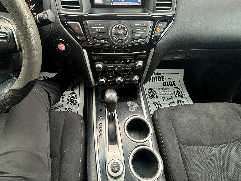 2016 Nissan Pathfinder SV - Photo 18