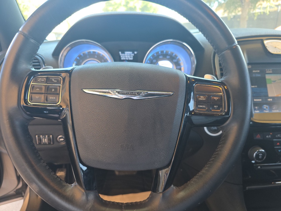 2013 Chrysler 300 S - Photo 12