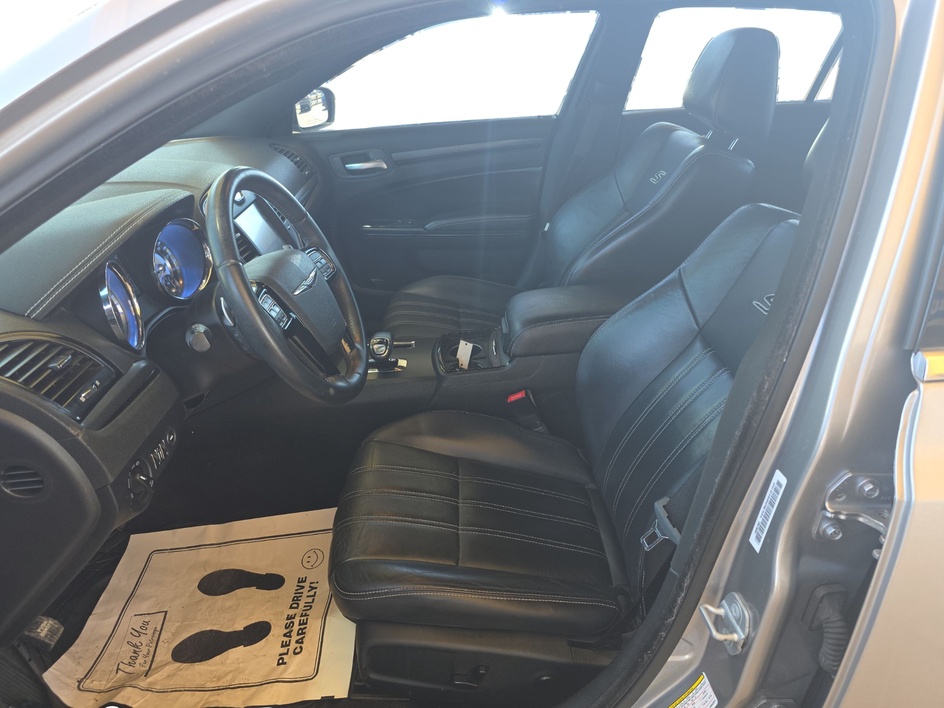 2013 Chrysler 300 S - Photo 8