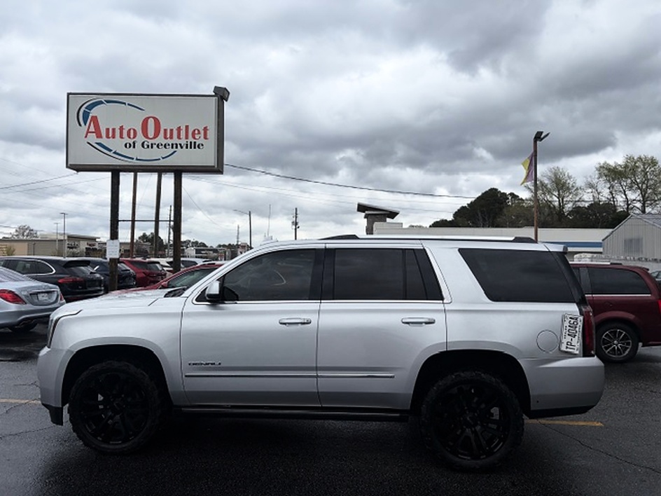 2015 GMC Yukon 4WD Denali's photo
