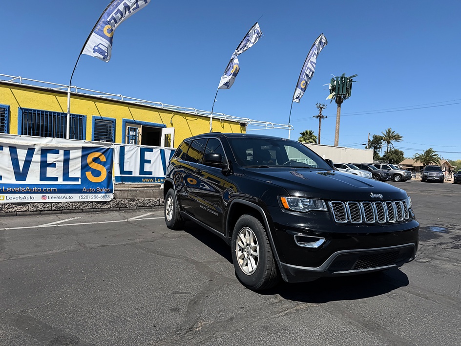 2019 Jeep Grand Cherokee Laredo's photo