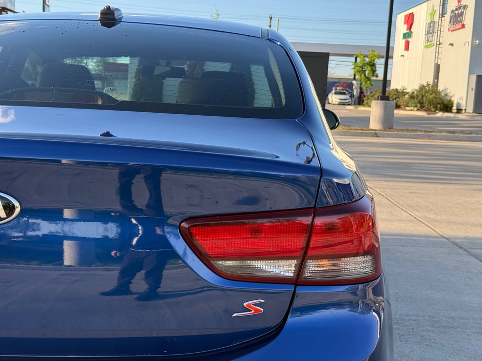 2020 Kia RIO S - Photo 9
