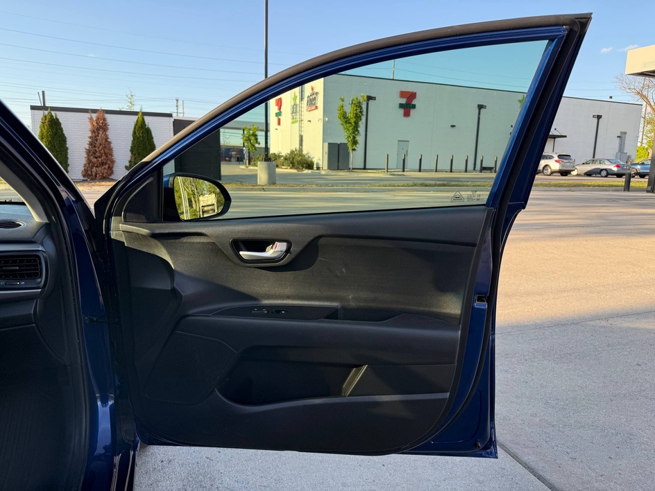 2020 Kia RIO S - Photo 28