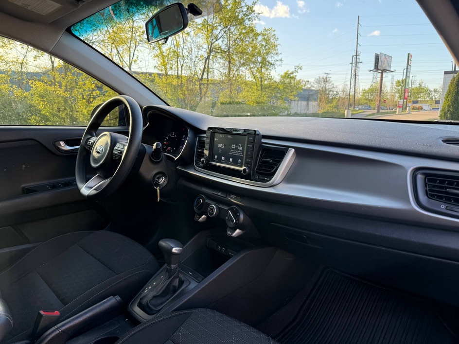 2020 Kia RIO S - Photo 26