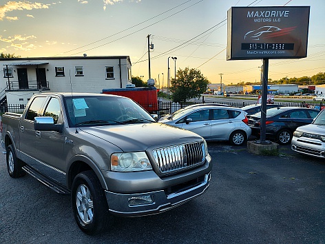 2006 Lincoln Mark LT Base