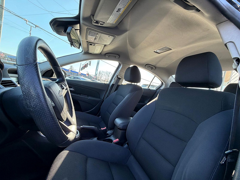 2016 Chevrolet Cruze Limited 1LT - Photo 9