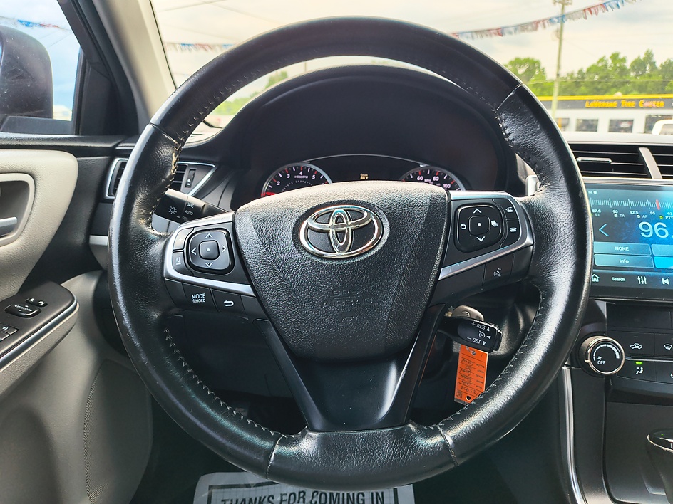 2016 Toyota Camry Special Edition - Photo 10