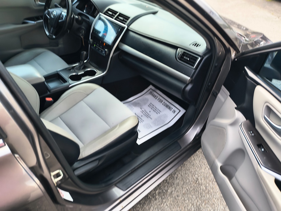 2016 Toyota Camry Special Edition - Photo 17