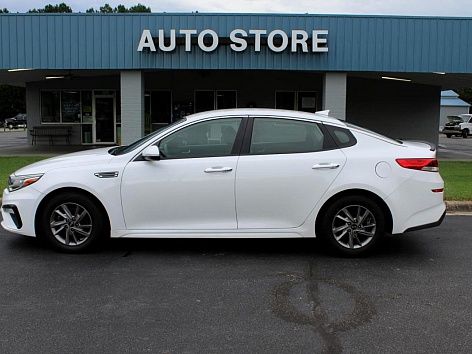 2020 Kia Optima LX's photo